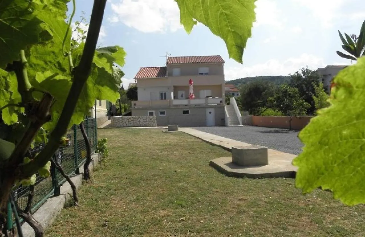 Apartments By The Sea Barbat, Rab - 21957 Rab Town